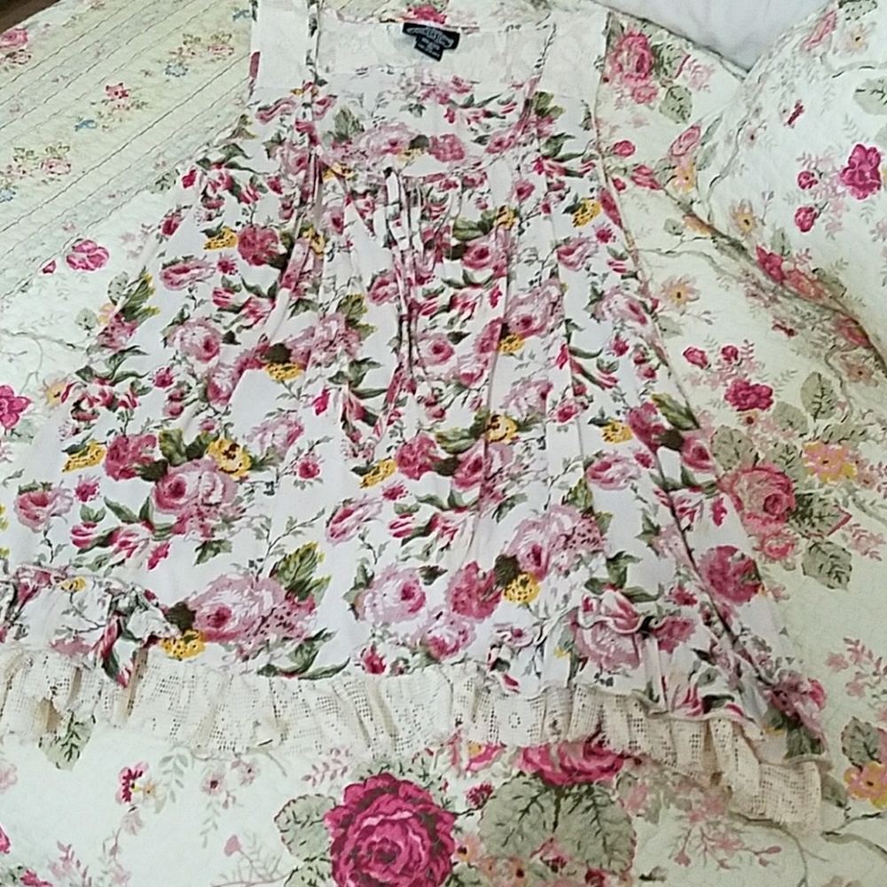 Rose and lace tunic tank M by Angie